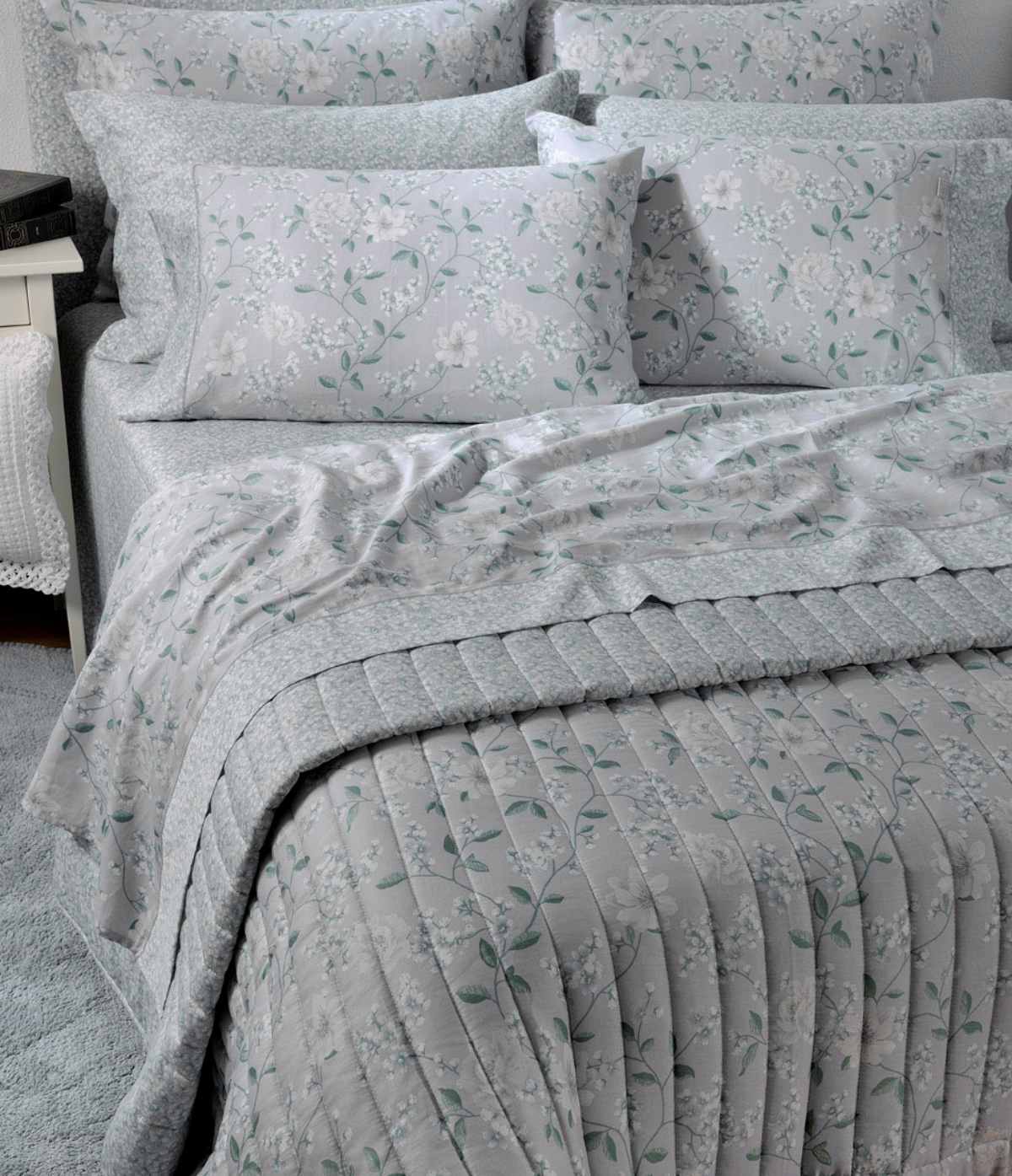 Complete Bed Set Dis.697